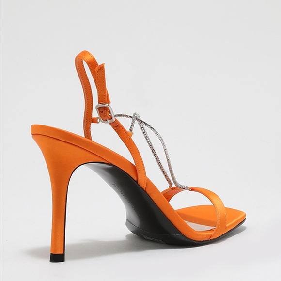 Charles and Keith heels. Heels height is 4-5 cm. I have never worn. - Picture 4 of 7